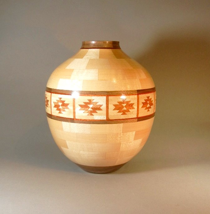 urn with sw design
