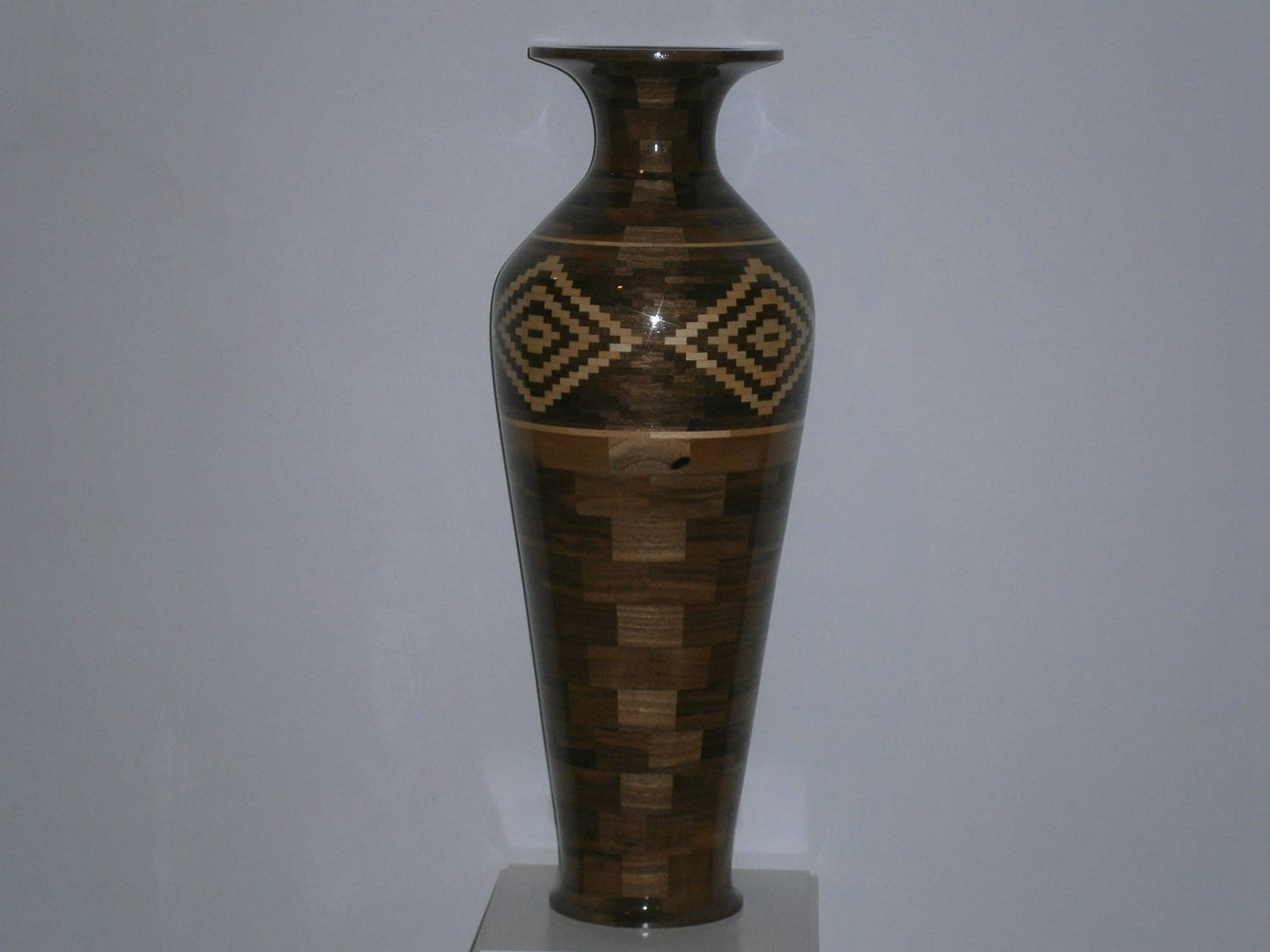 Vase with diamonds