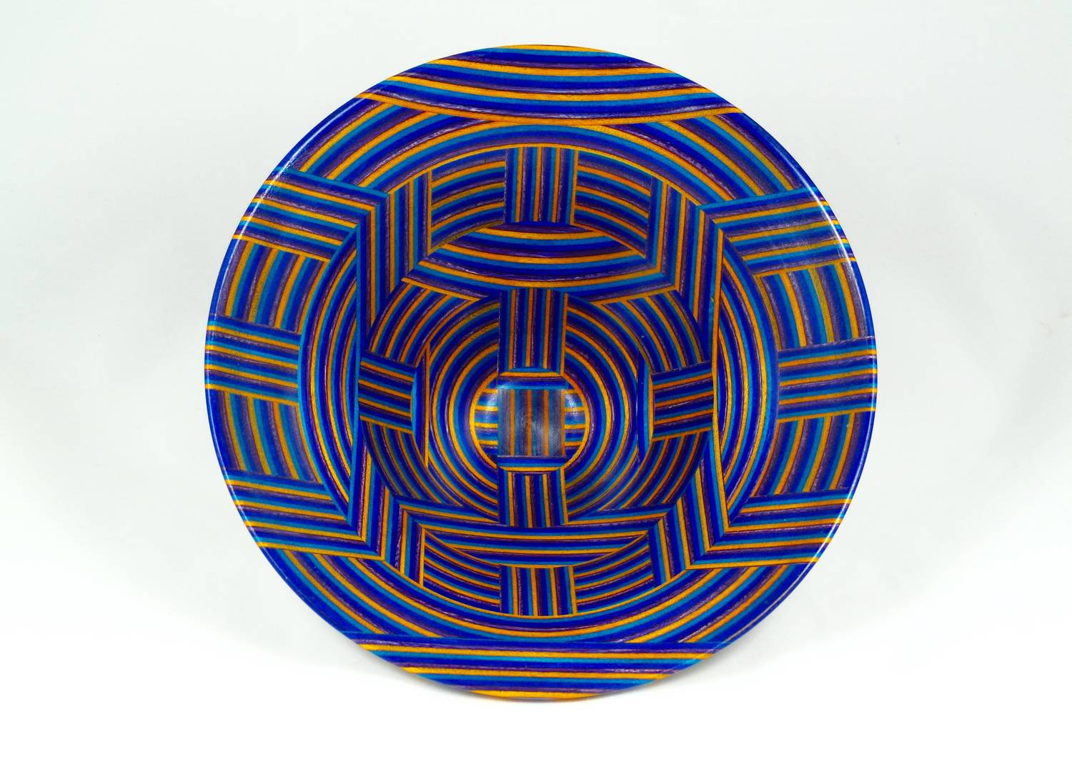 Spectraply Bowl, Interior